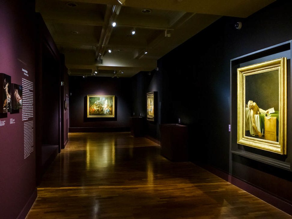 Allestimento mostra David e Caravaggio. La crudeltà della natura, il profumo dell’ideale