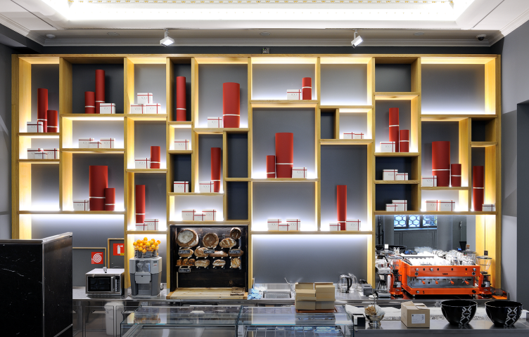 Inside Aimo e Nadia cafeteria