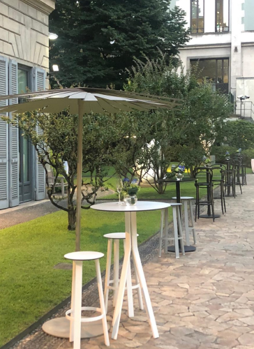 Restaurant exterior with tables
