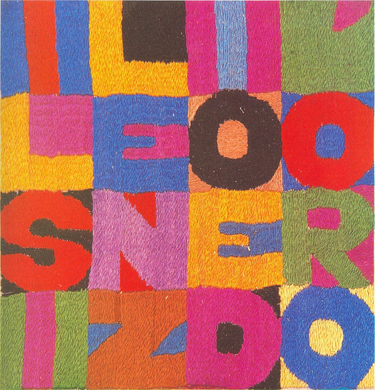 Alighiero Boetti (Torino 1940 - Roma 1994) Il silenzio è d’oro, 1988 ricamo su tessuto, 18,4 x 17,5 cm Collezione Intesa Sanpaolo