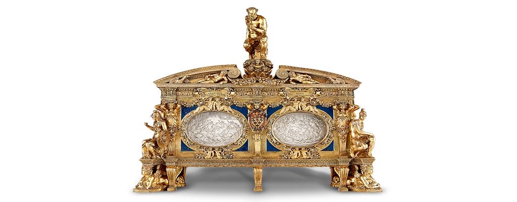 Cassetta Farnese, 1543-1561. Argento dorato, sbalzato e fuso, lapislazzuli, smalto e sei cristalli di rocca intagliati