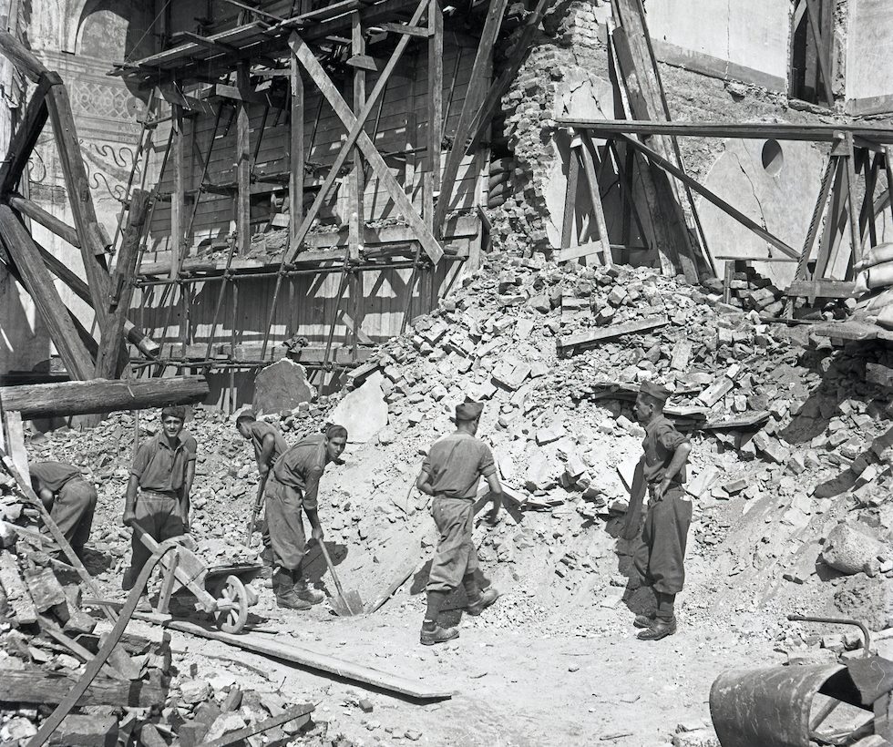 Mostra "Ma noi ricostruiremo. La Milano bombardata del 1943 nell’Archivio Publifoto Intesa Sanpaolo"