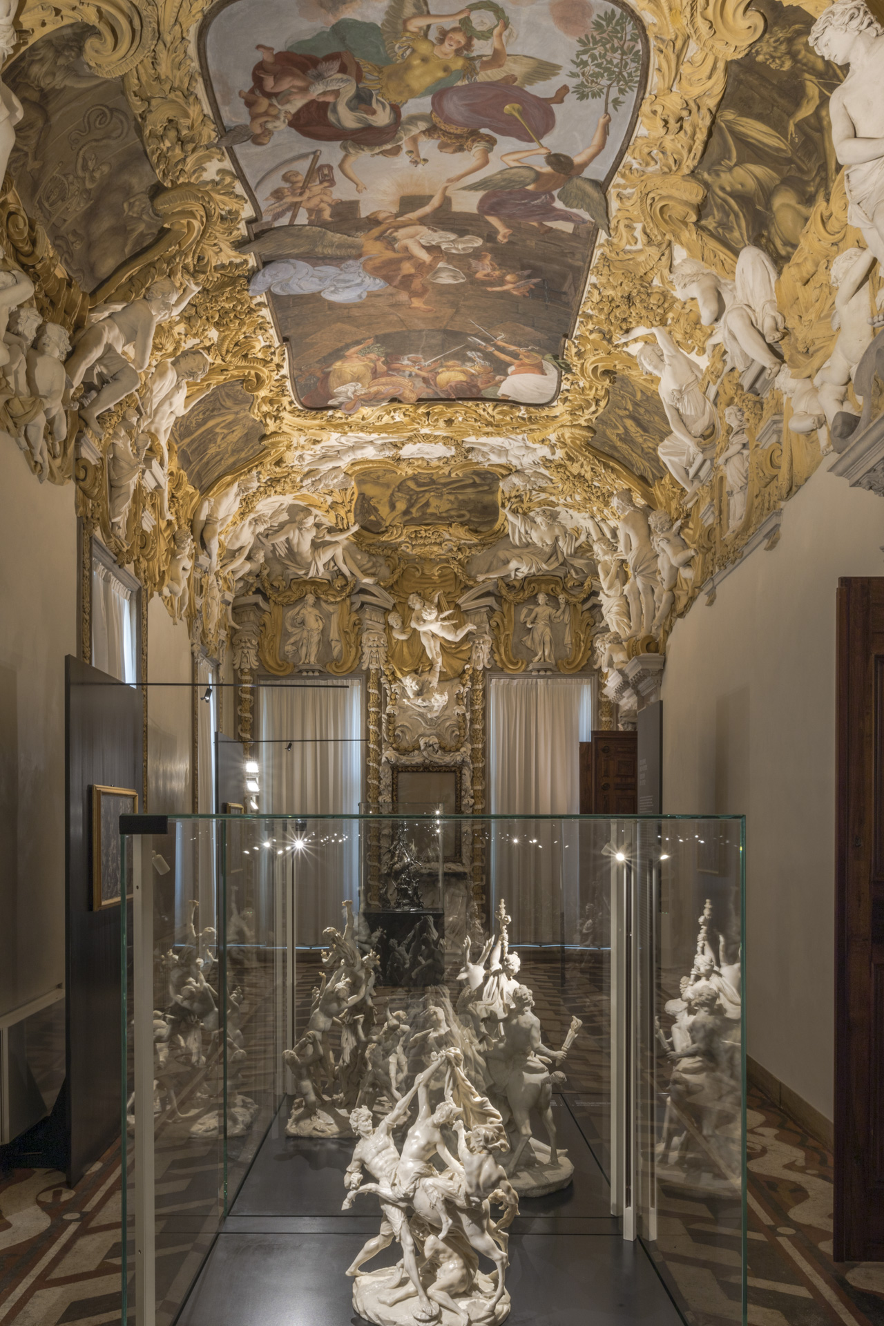 Foto allestimento mostra "La Caduta degli angeli ribelli. Francesco Bertos" a Vicenza
