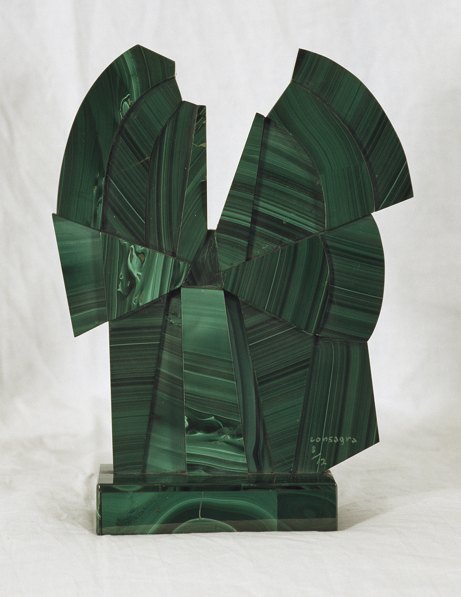 Pietro Consagra, Bifrontale malachite, 1974, Collezione Luigi e Peppino Agrati - Intesa Sanpaolo