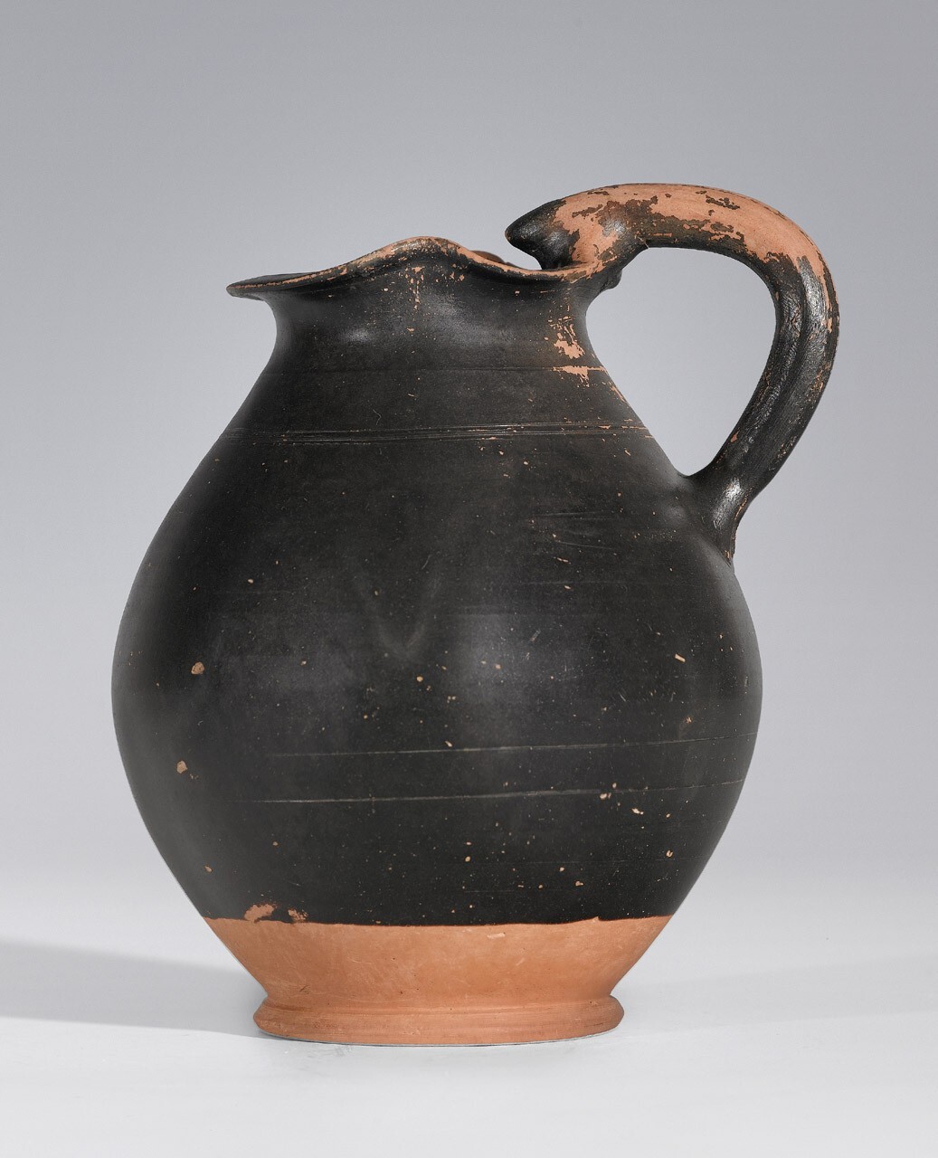Oinochoe trilobata