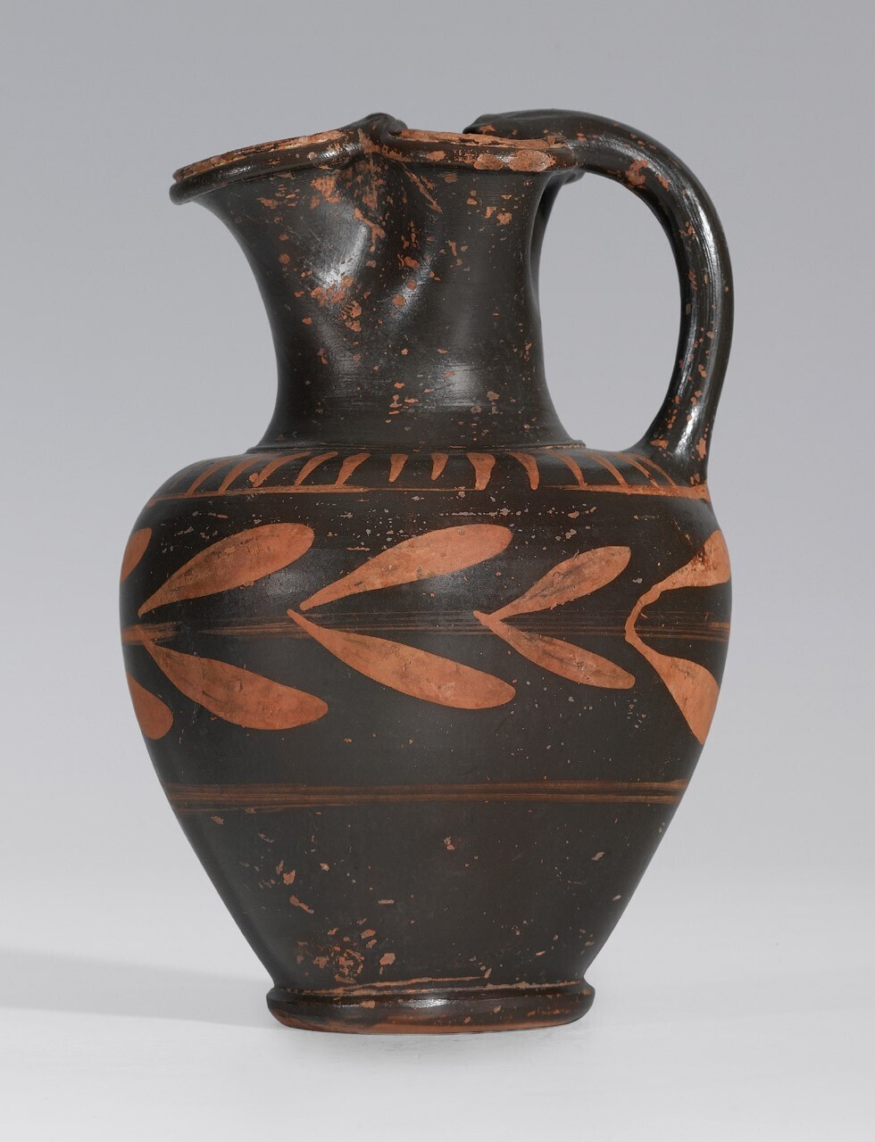 Oinochoe trilobata