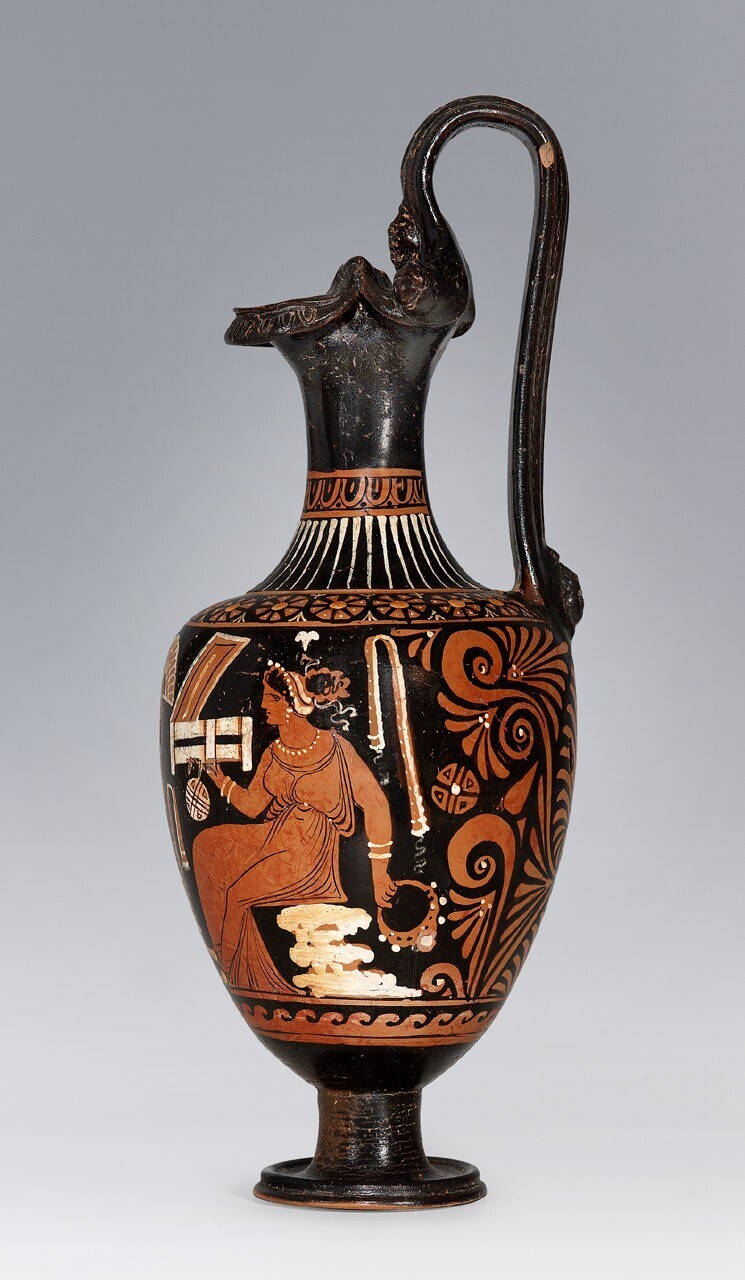 Oinochoe trilobata a collo lungo