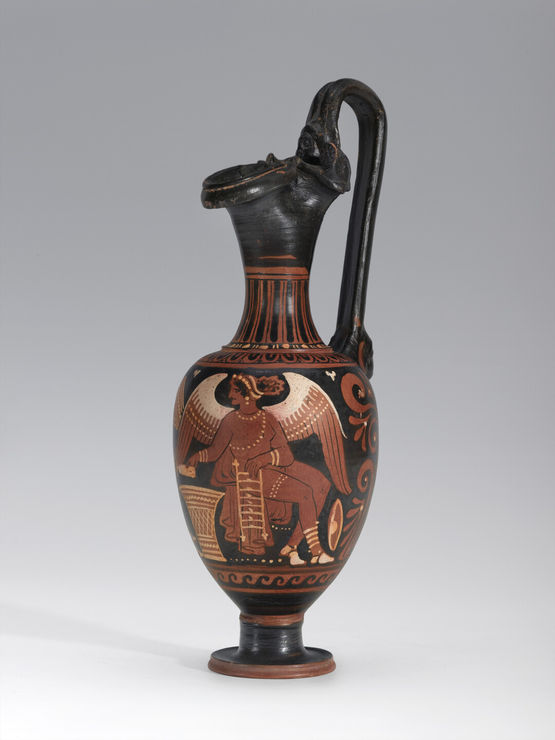 Oinochoe trilobata a collo lungo