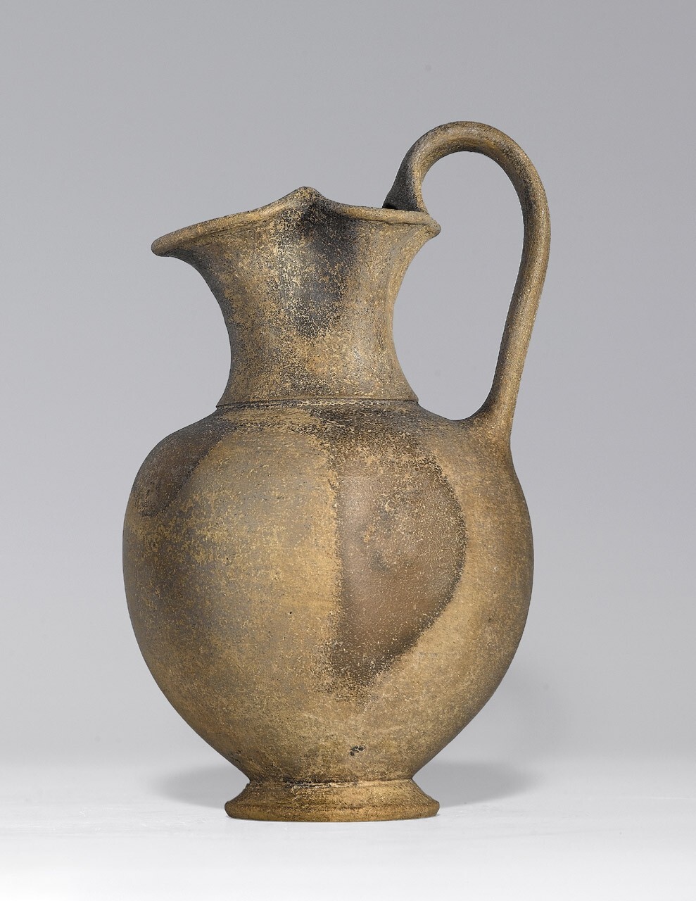 Oinochoe trilobata