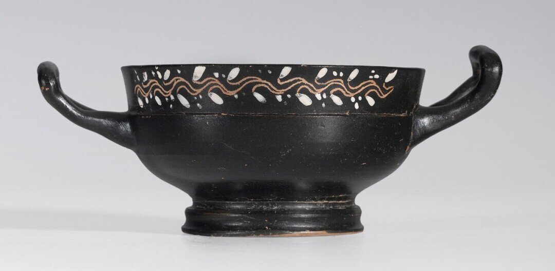 Cup-skyphos