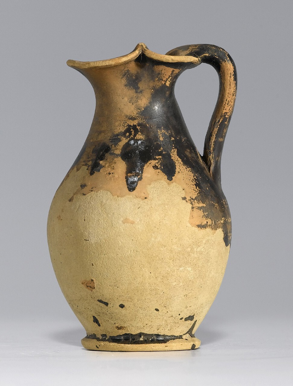 Oinochoe trilobata