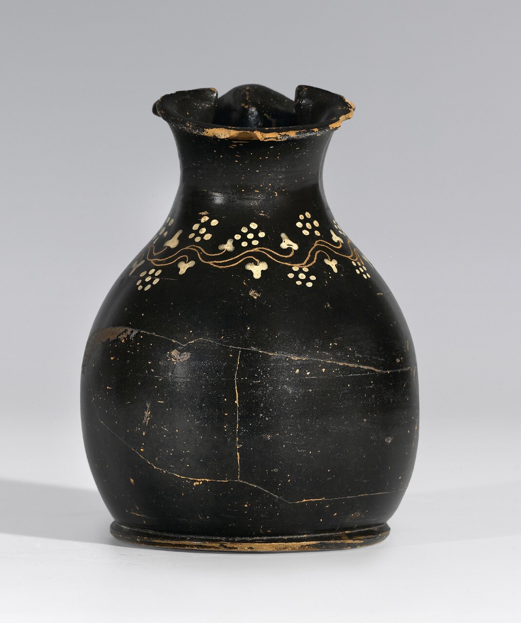 Oinochoe trilobata