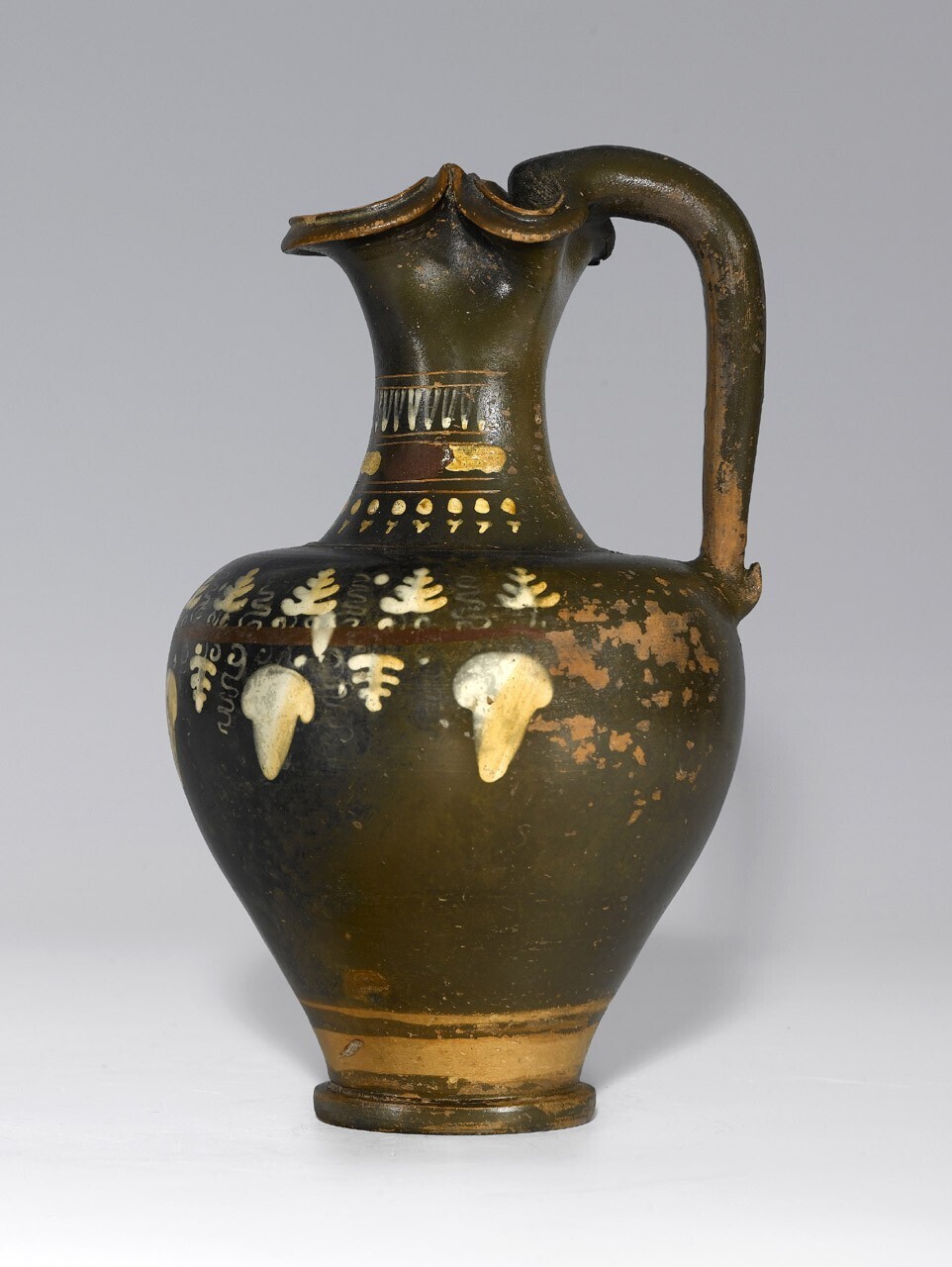 Oinochoe trilobata