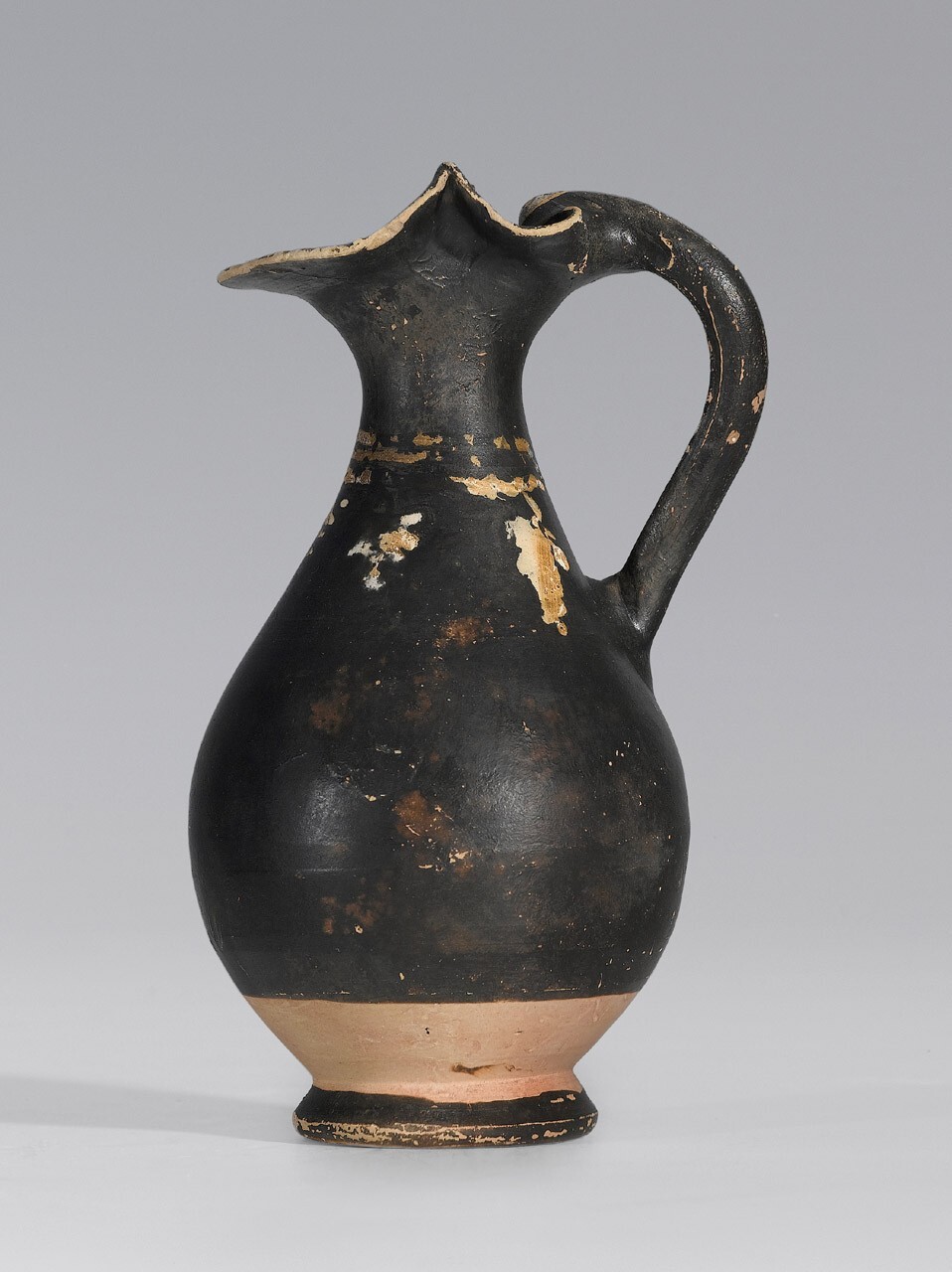 Oinochoe trilobata