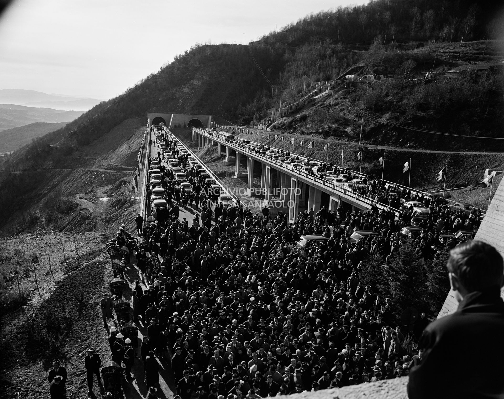 Inauguration of the Bologna-Florence section of the Autostrada del Sole at the Citerna Tunnel