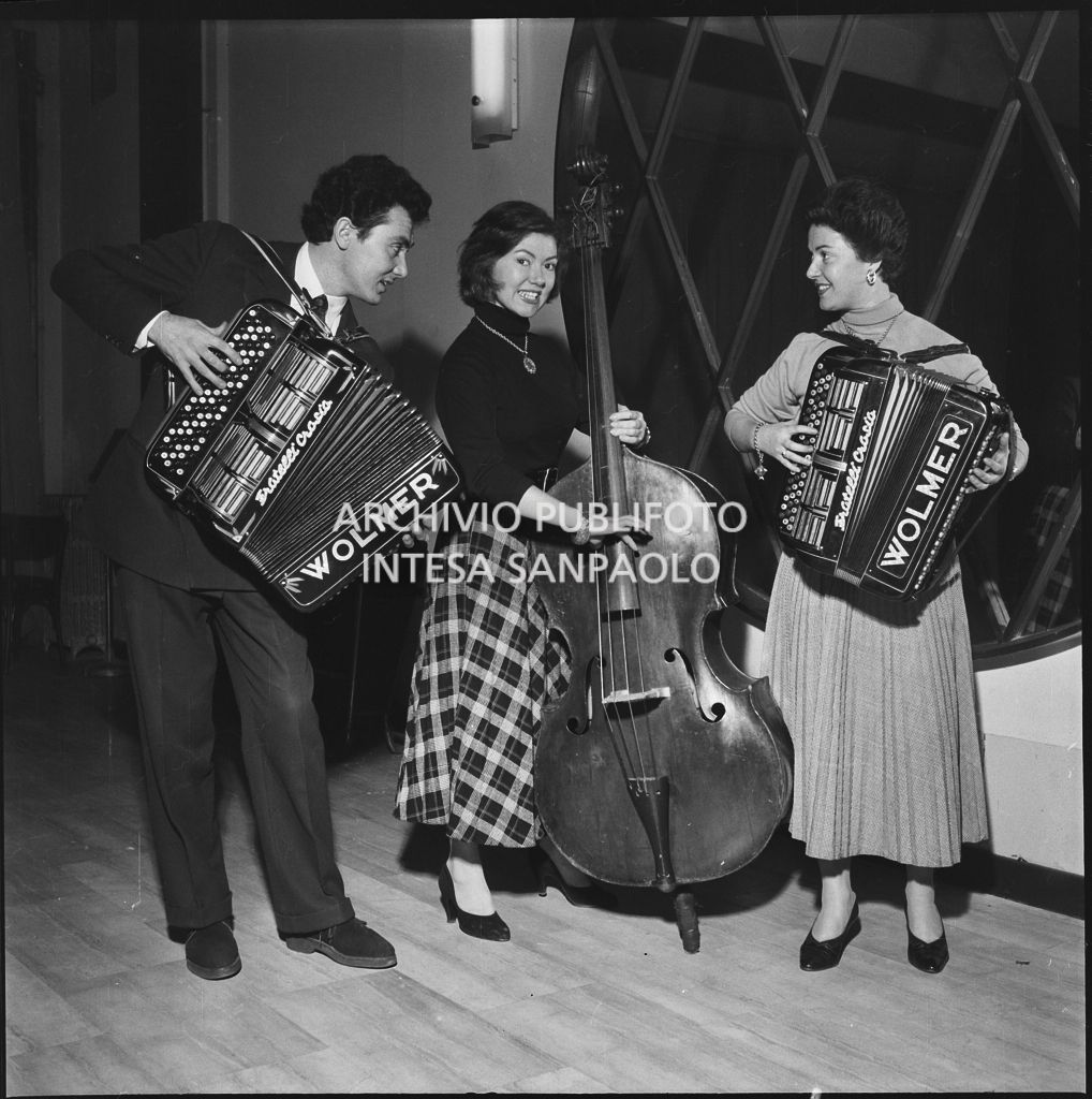 Un momento musicale del varietà "Ciribiribin" trasmesso dalla Rai