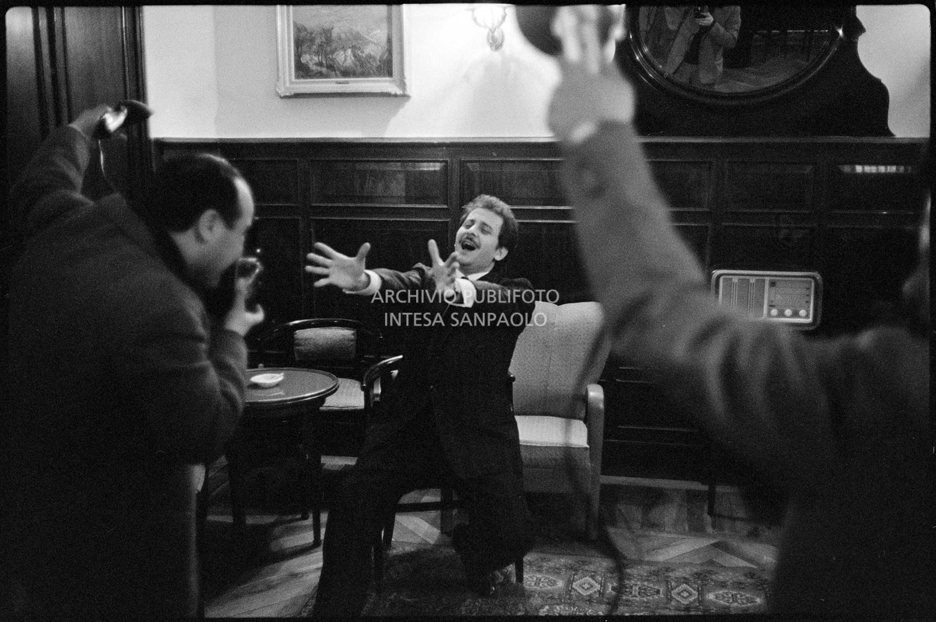Gigliola Cinquetti poses for photographers after winning the 16th Sanremo Festival paired with Domenico Modugno with the song "Dio, come ti amo"