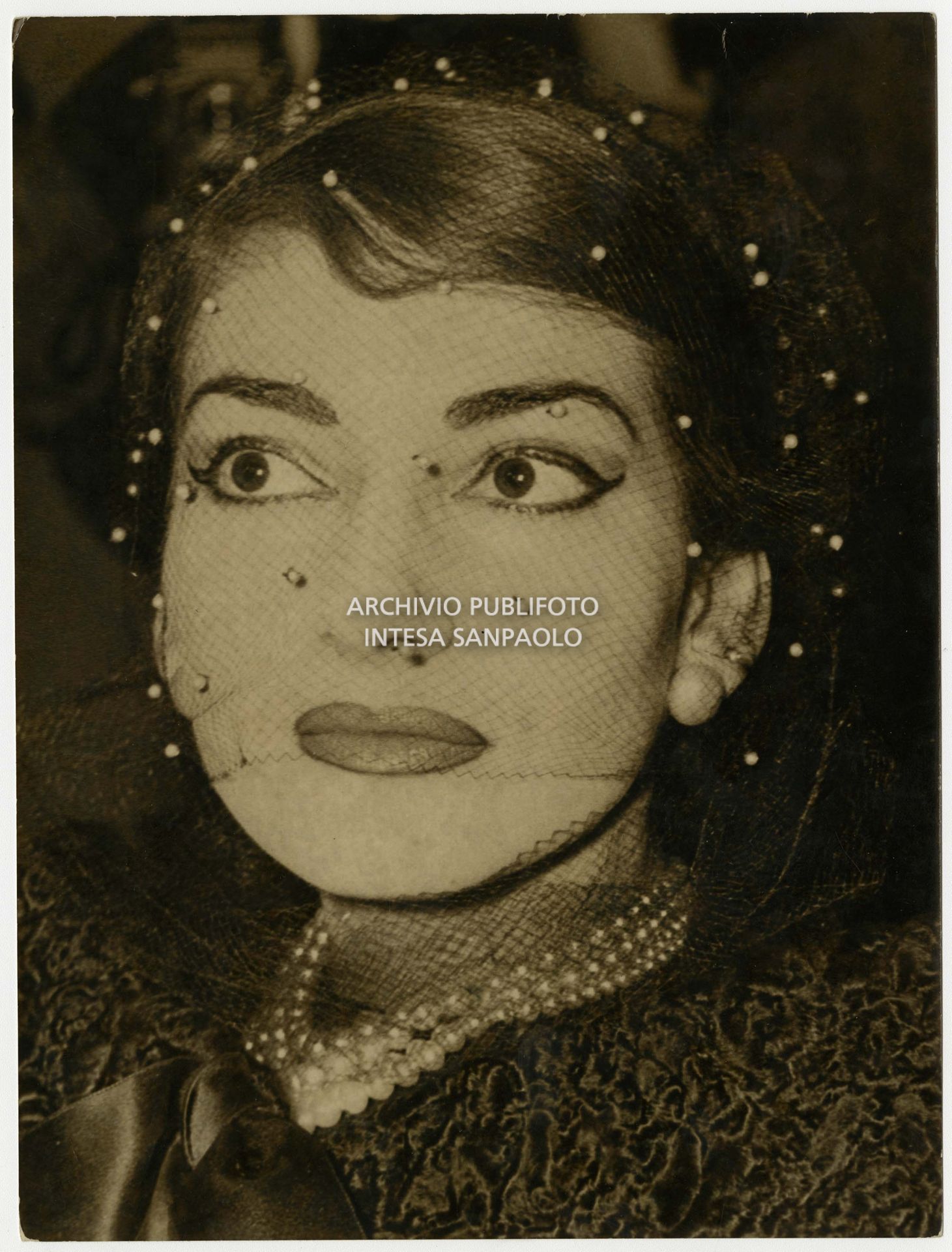 Press conference a few days after the opening night of the season at the Teatro dell'Opera in Rome; Maria Callas, who was performing Bellini's Norma, retired to her dressing room at the end of the first act due to severe hoarseness and did not return to the stage.