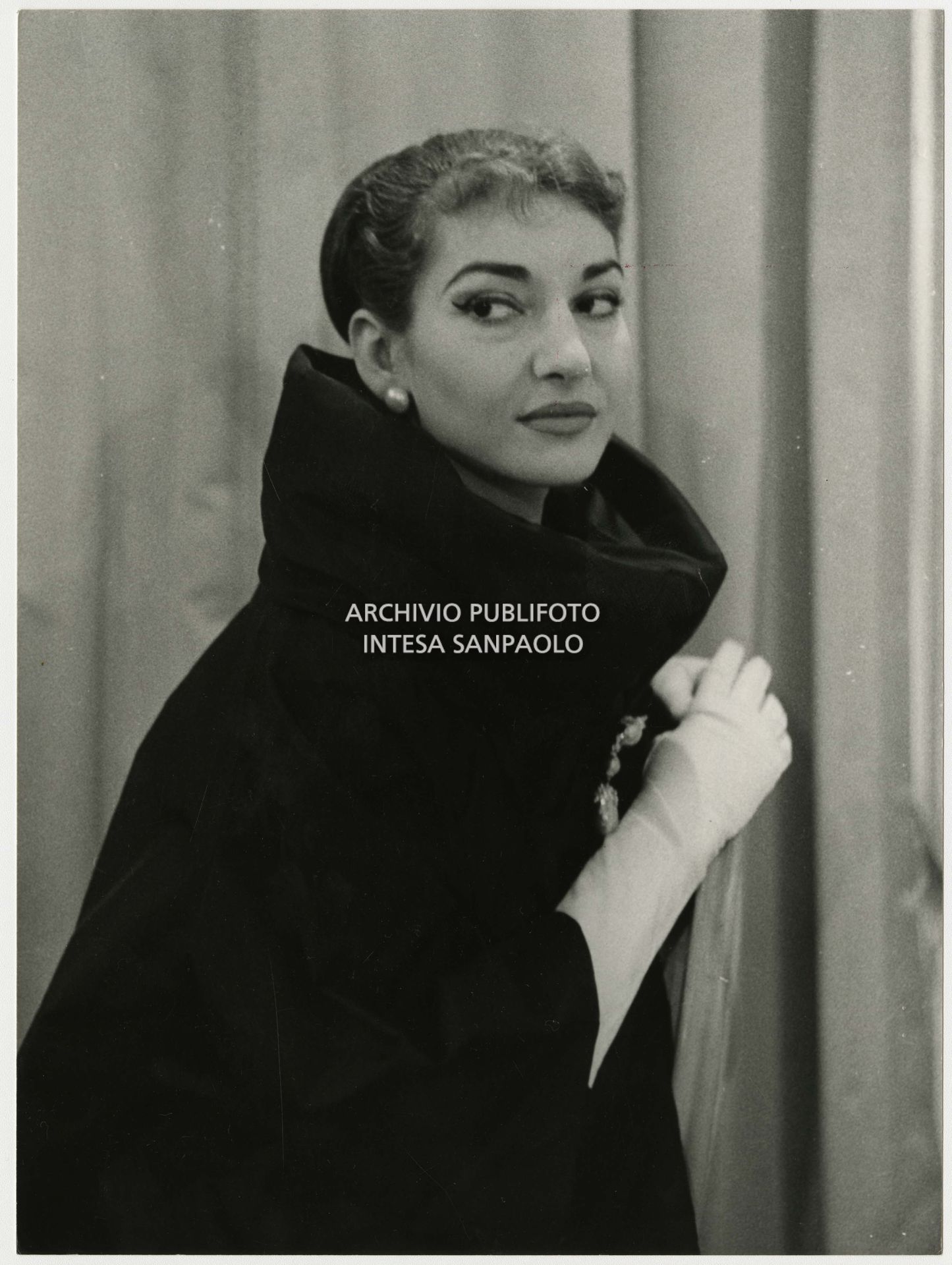 Biki Atelier: Maria Callas trying on dresses
