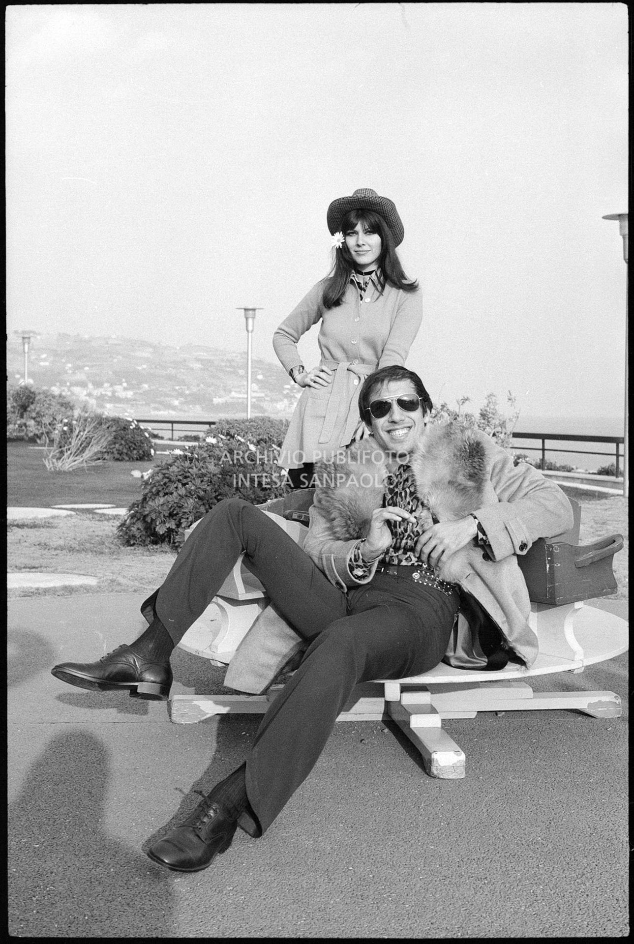 Claudia Mori and Adriano Celentano on Sanremo seafront on the final day of the 20th Festival