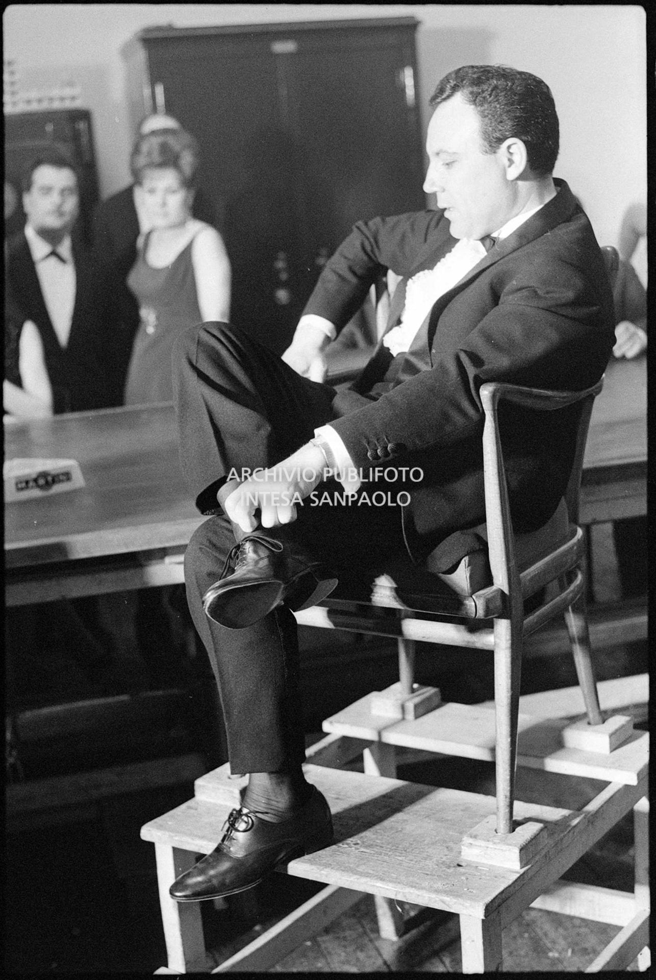 Claudio Villa, backtage at the 13th Sanremo Festival