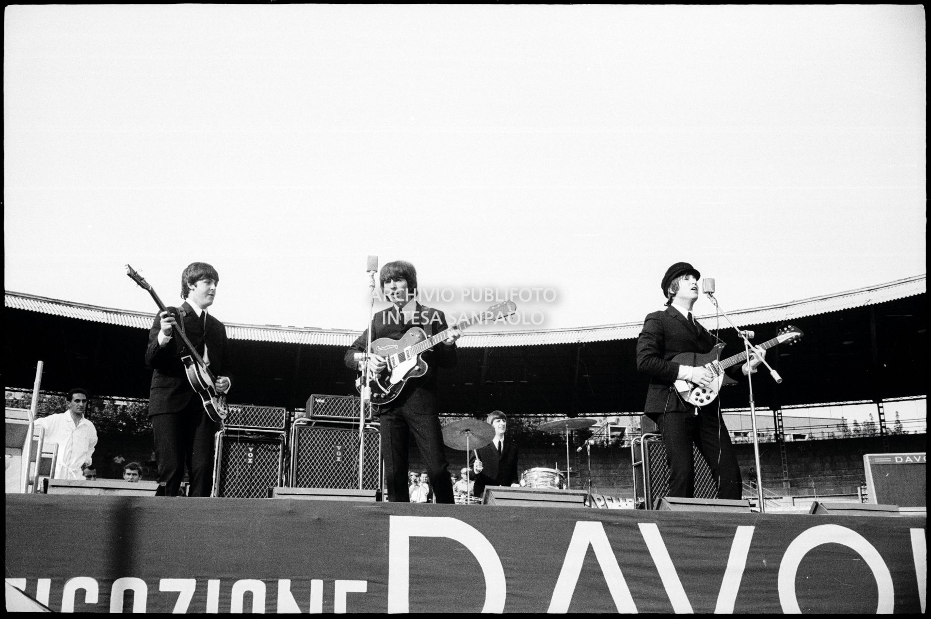 I Beatles in concerto al Vigorelli di Milano