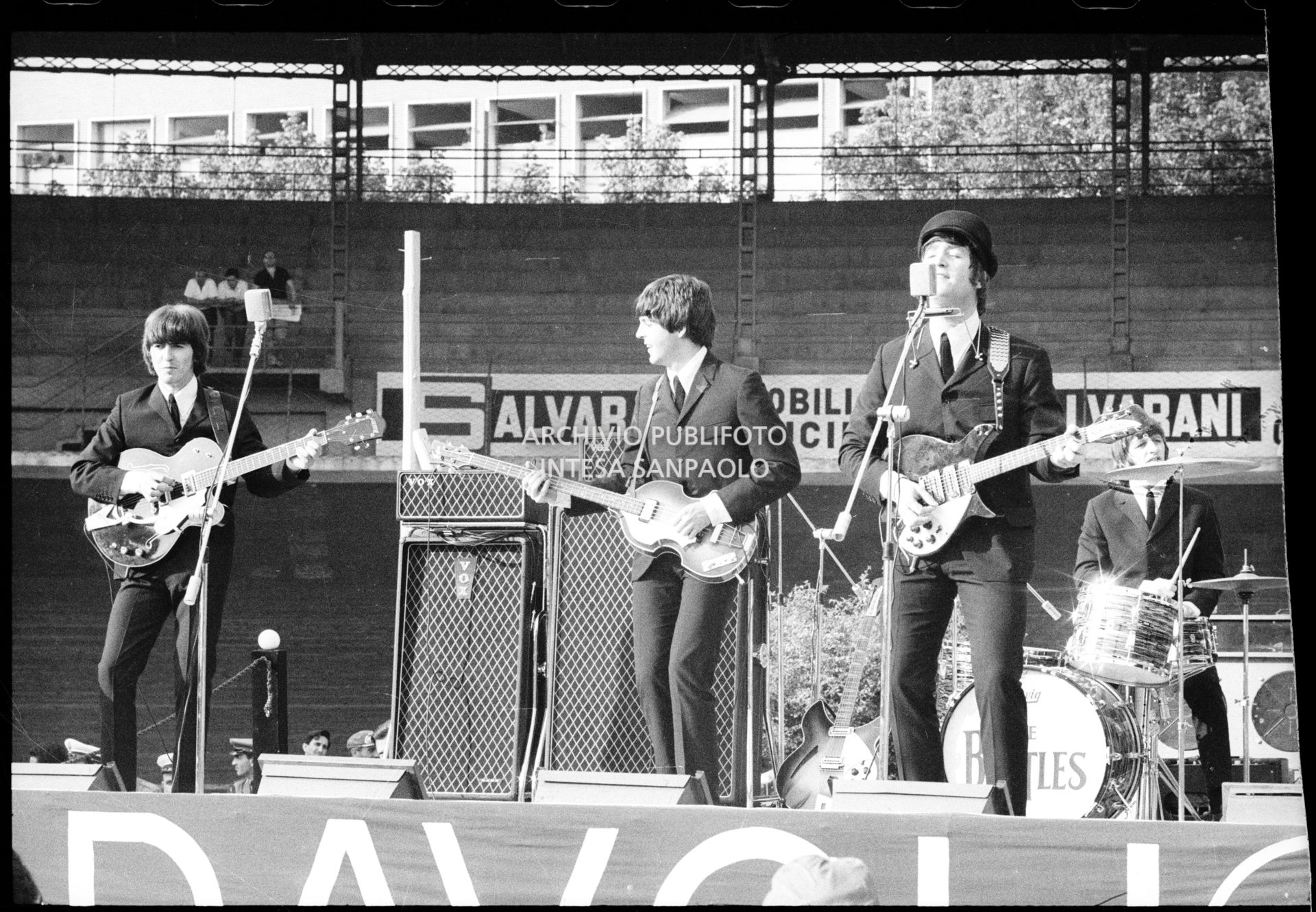 I Beatles in concerto al Vigorelli di Milano