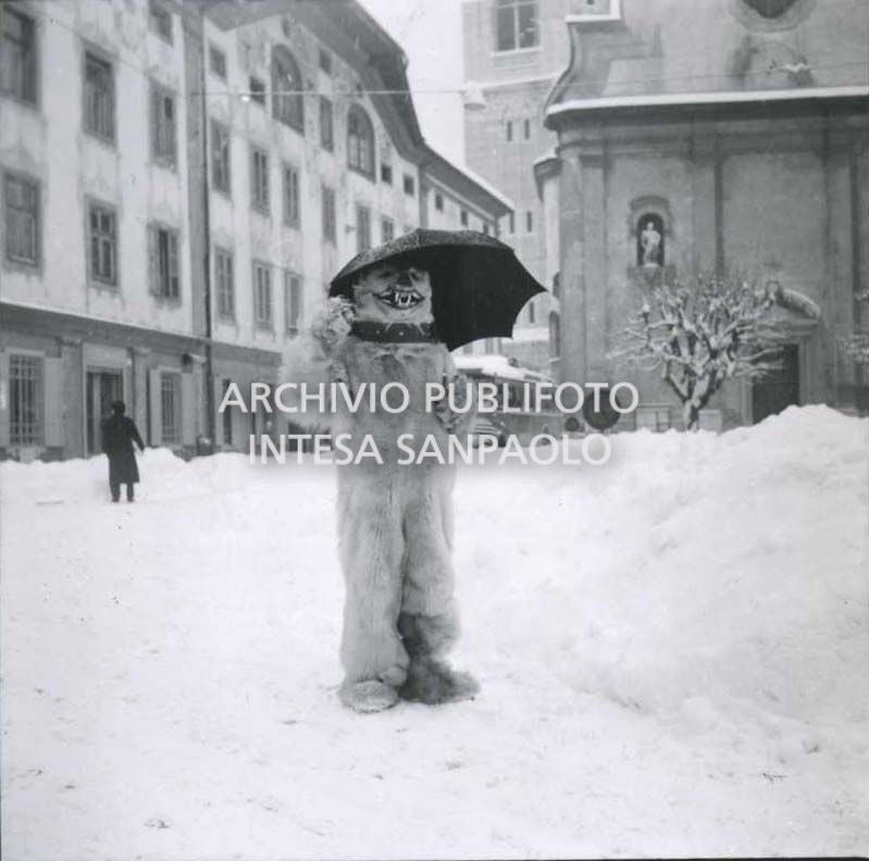 A "polar bear" posing in a street in Cortina d'Ampezzo