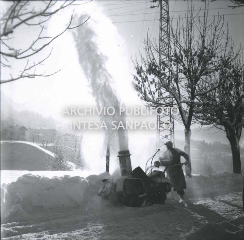 Clearing the snow in a street in Cortina d'Ampezzo