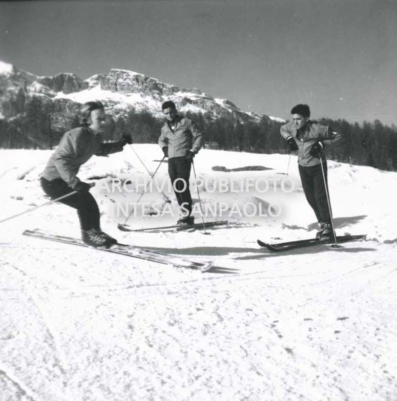 The downhill skier Vera Schemone during training