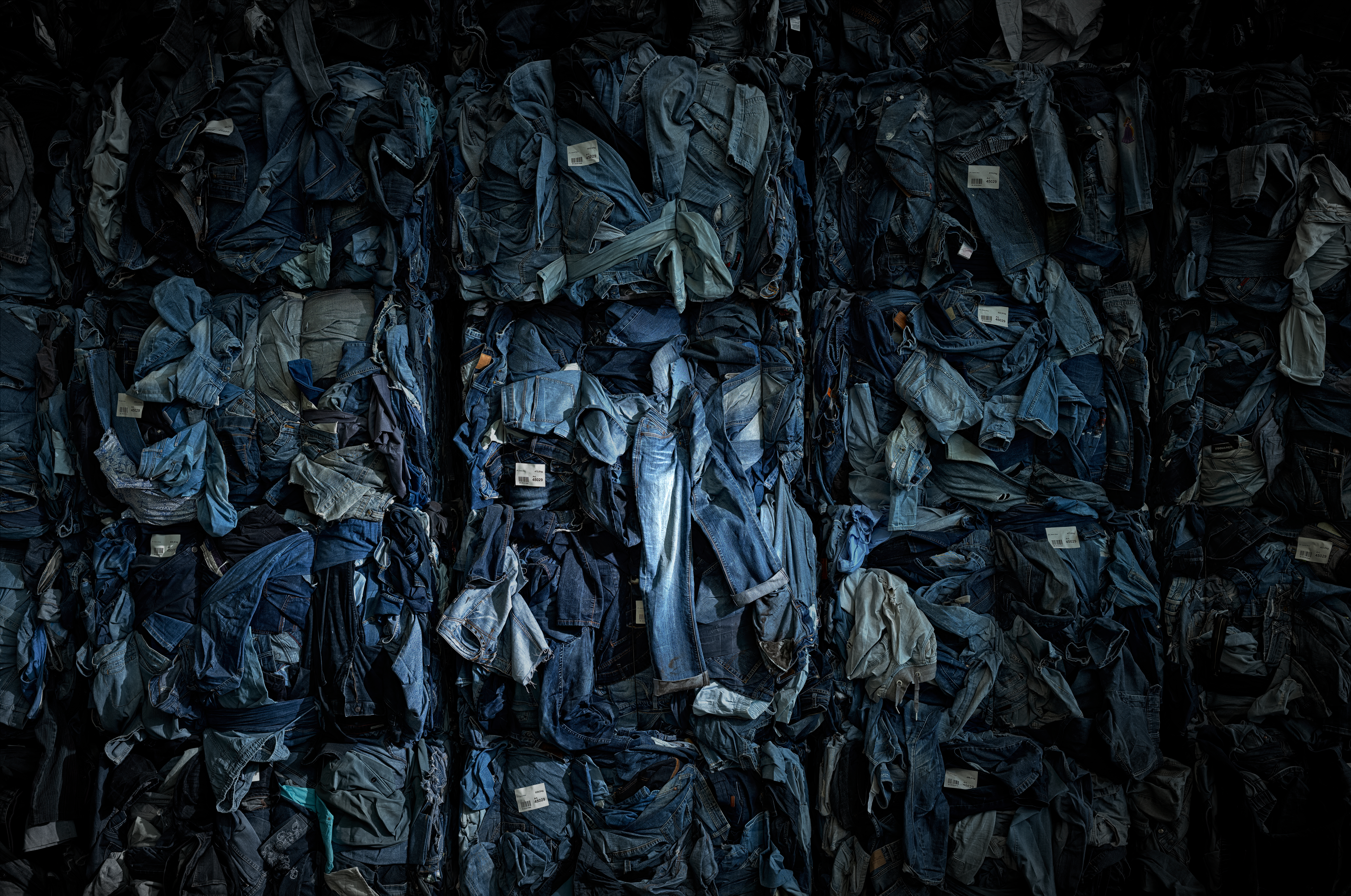 Circular fashion recycle #3, Germania, 2022 © Luca Locatelli
