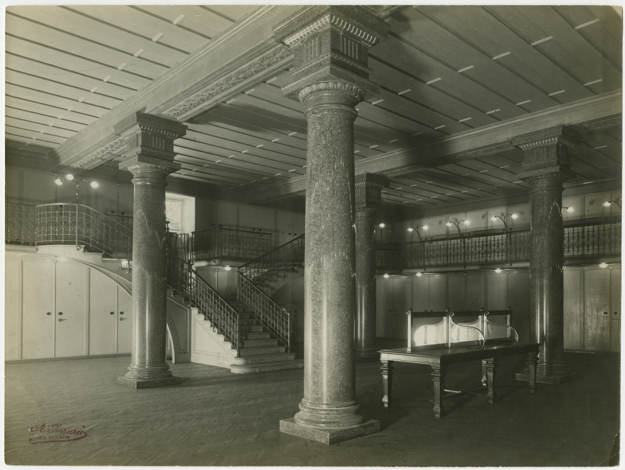 Interno del Caveau, 1911, Fotografia di Achille Ferrario, Archivio Storico Intesa Sanpaolo