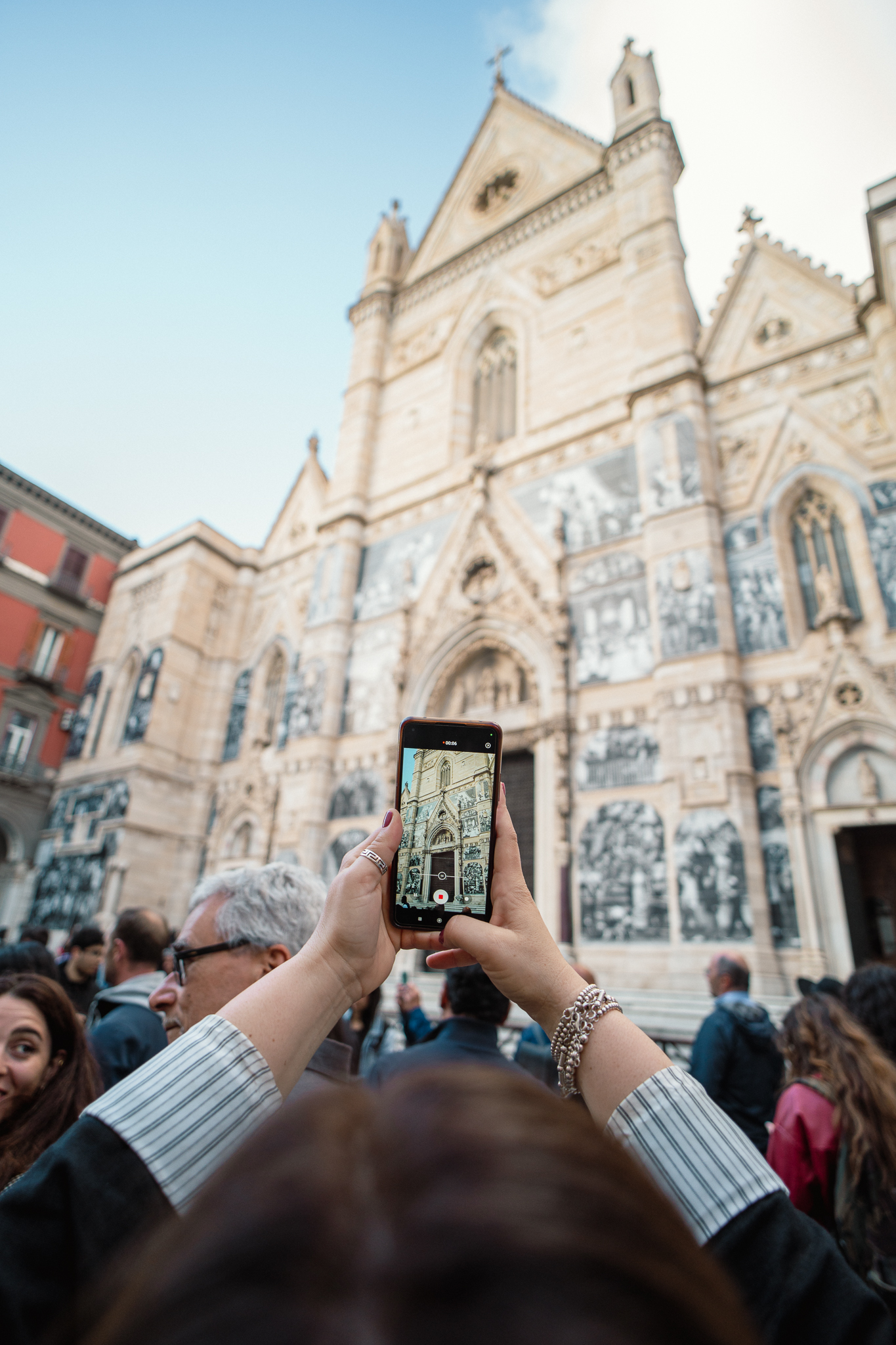 Fotografie del progetto “Chronicles” di JR a Napoli, fotografie duomo