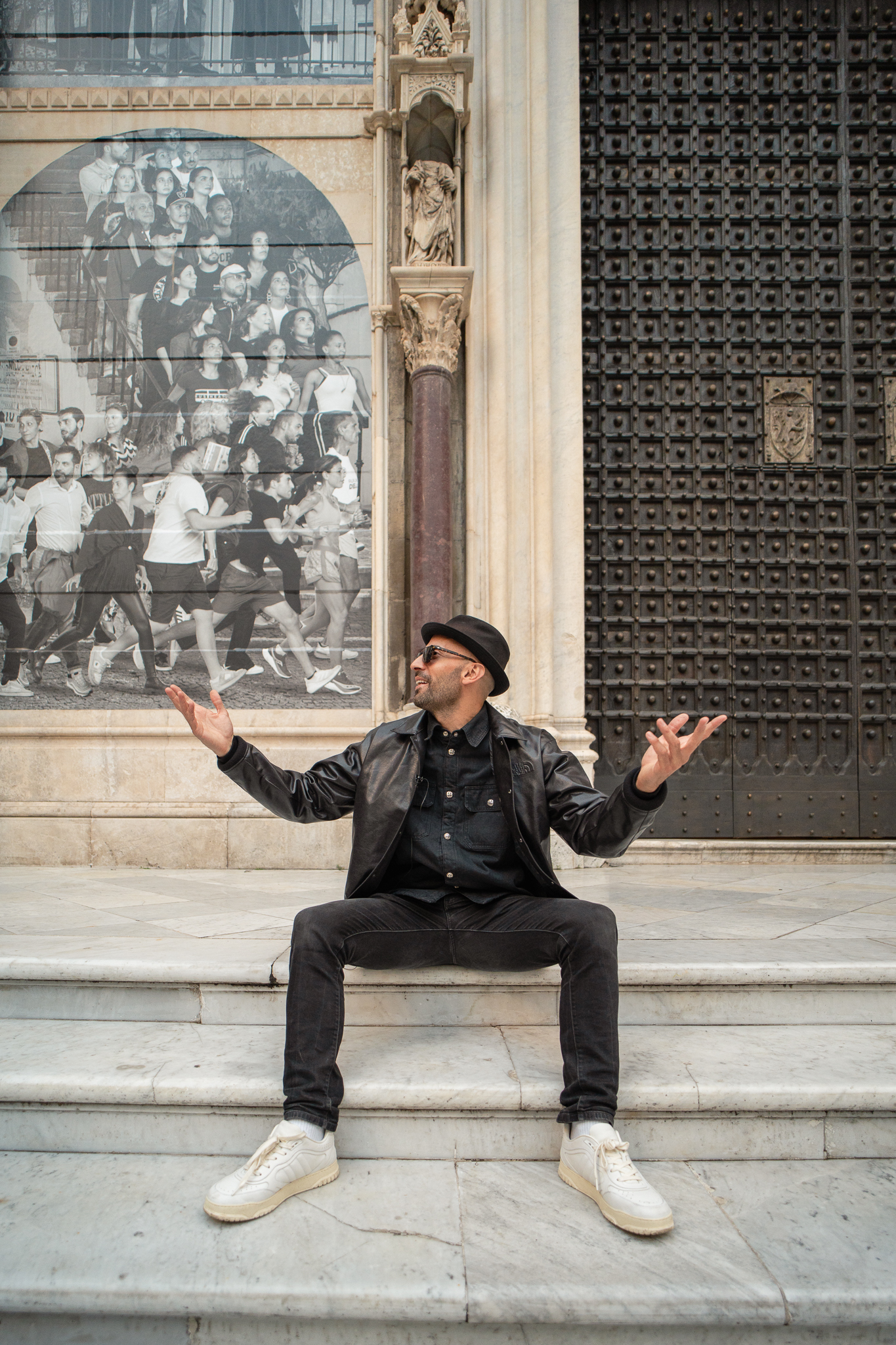 Fotografie del progetto “Chronicles” di JR a Napoli, con JR