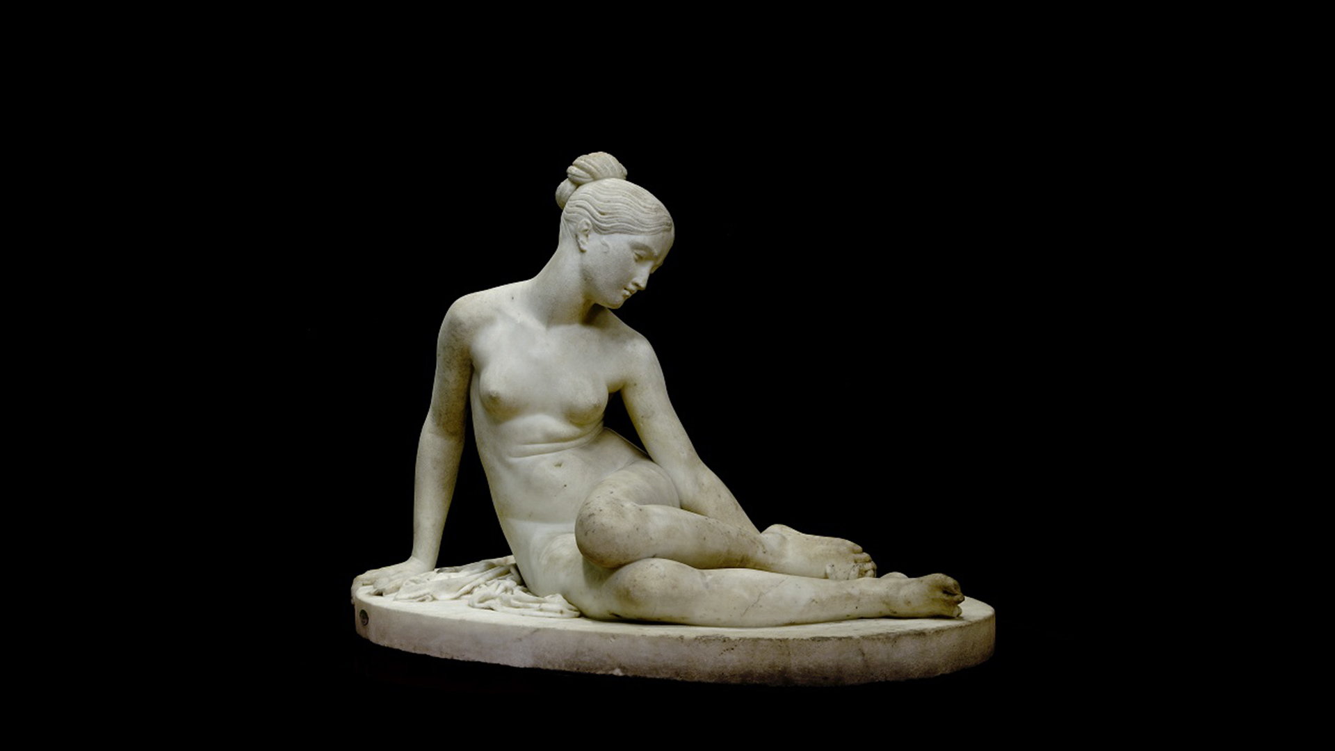Lorenzo Bartolini (Savignano di Prato, 1777 – Firenze, 1850), Ninfa dello scorpione, 1844-1850, marmo scolpito, 53 x 71 x 42 cm. Banca Popolare di Vicenza S.p.A. in L.C.A. – Prato, Galleria di Palazzo degli Alberti.