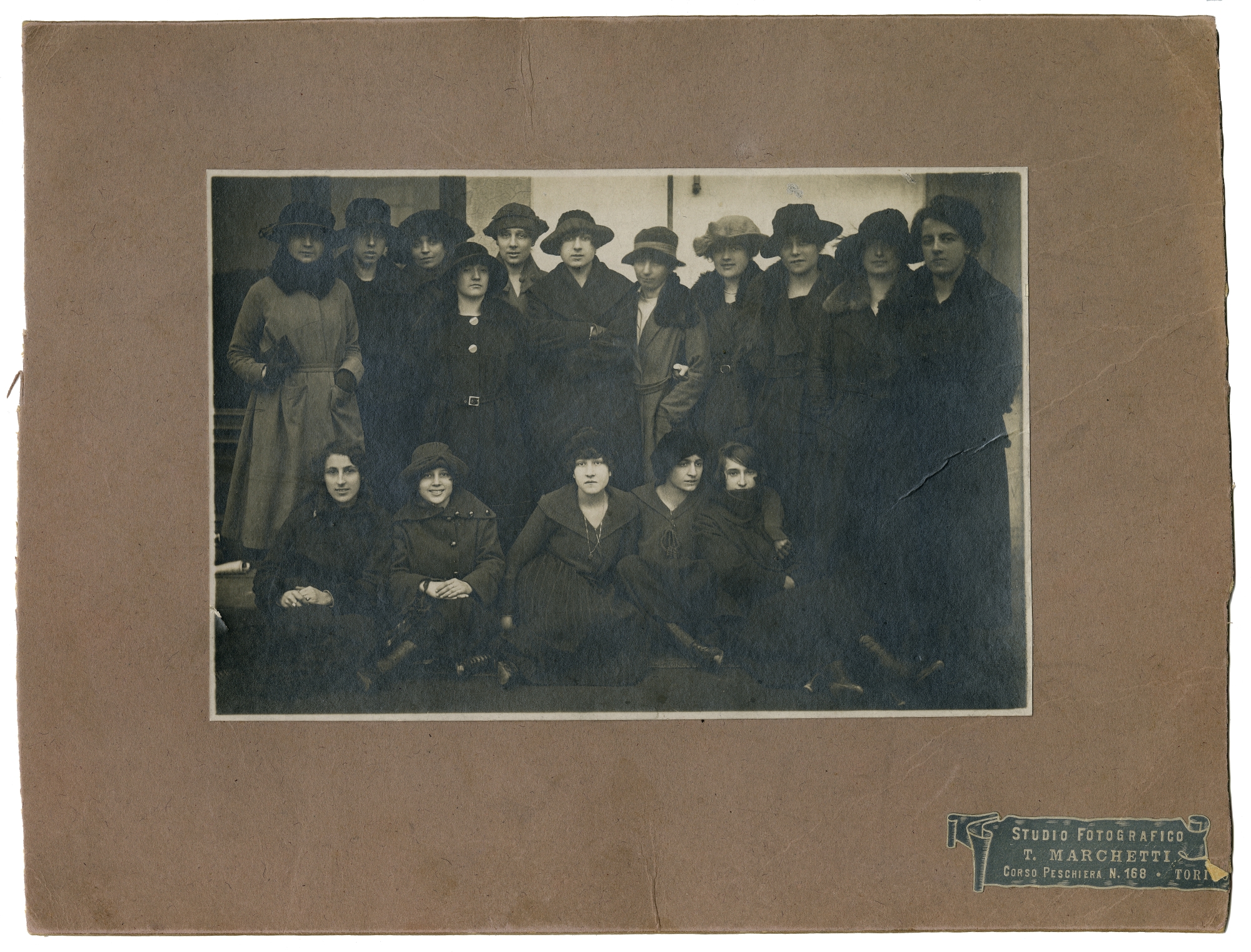 Employees of the Turin branch of Banca Commerciale Italiana, 1916