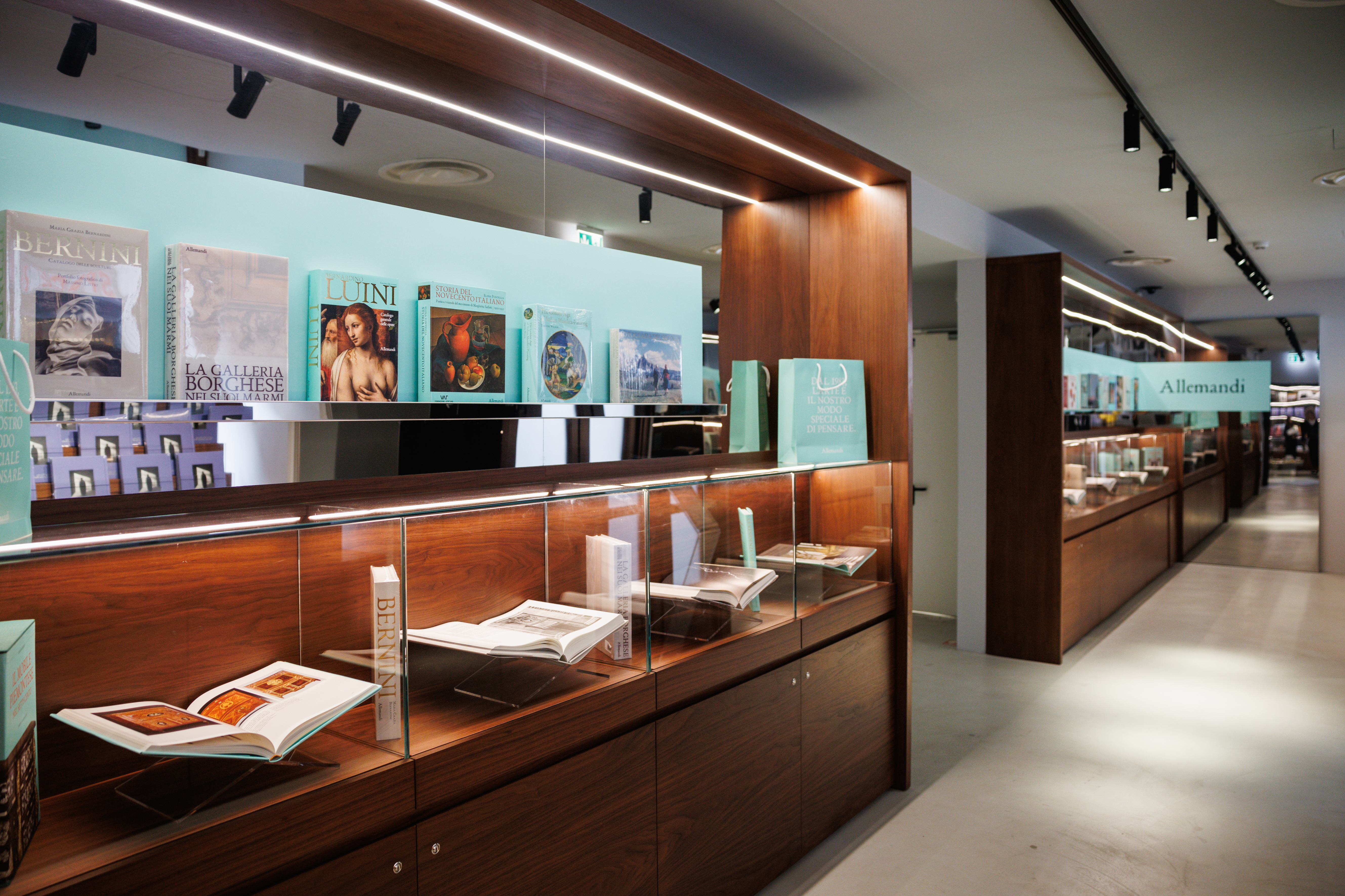 Photography bookshop at the Gallerie d'Italia - Torino, Allemandi Libri space