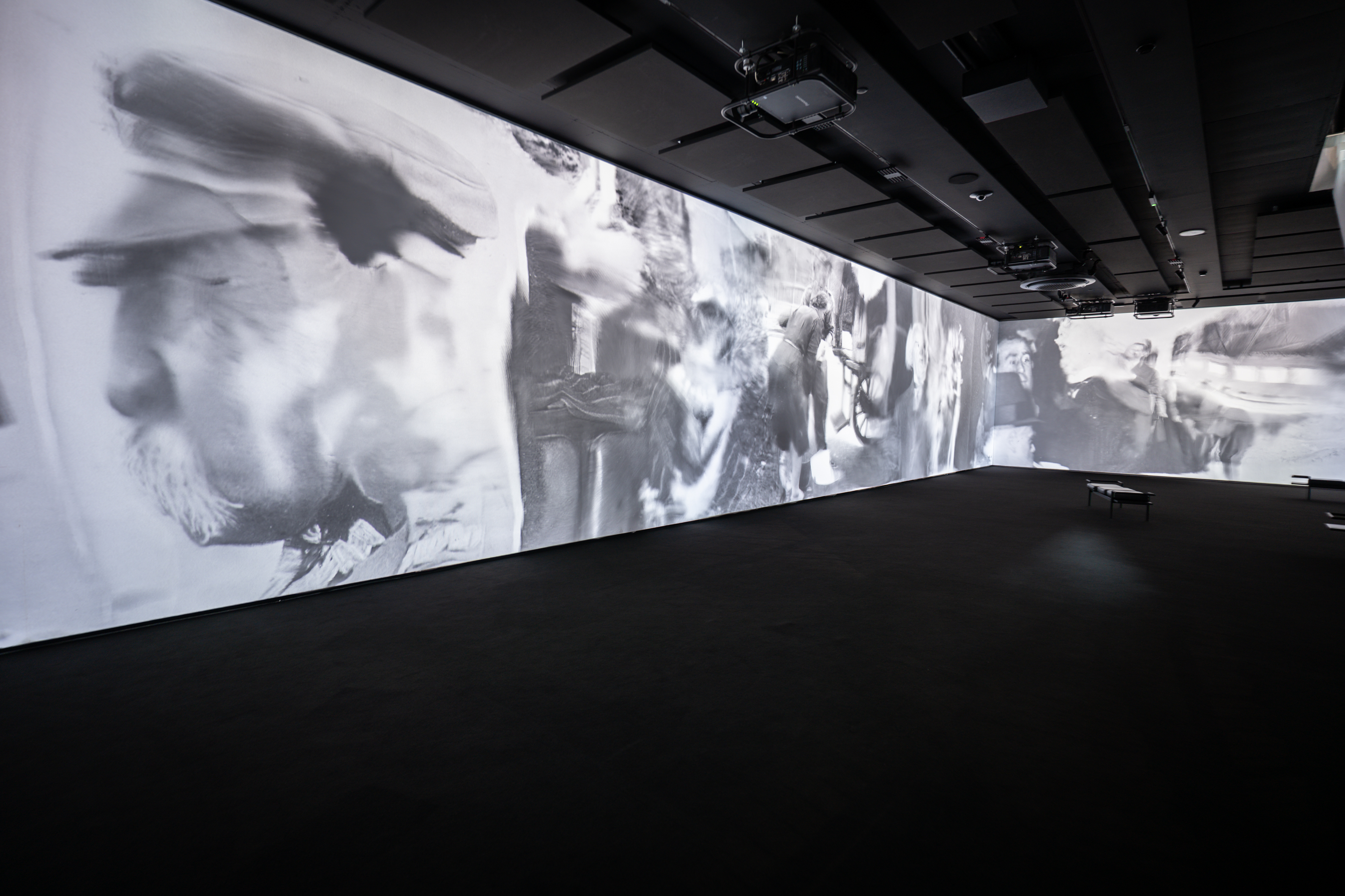 Gallerie d'Italia - Torino, exhibition set-up "Erik Kessels. Un'immagine"