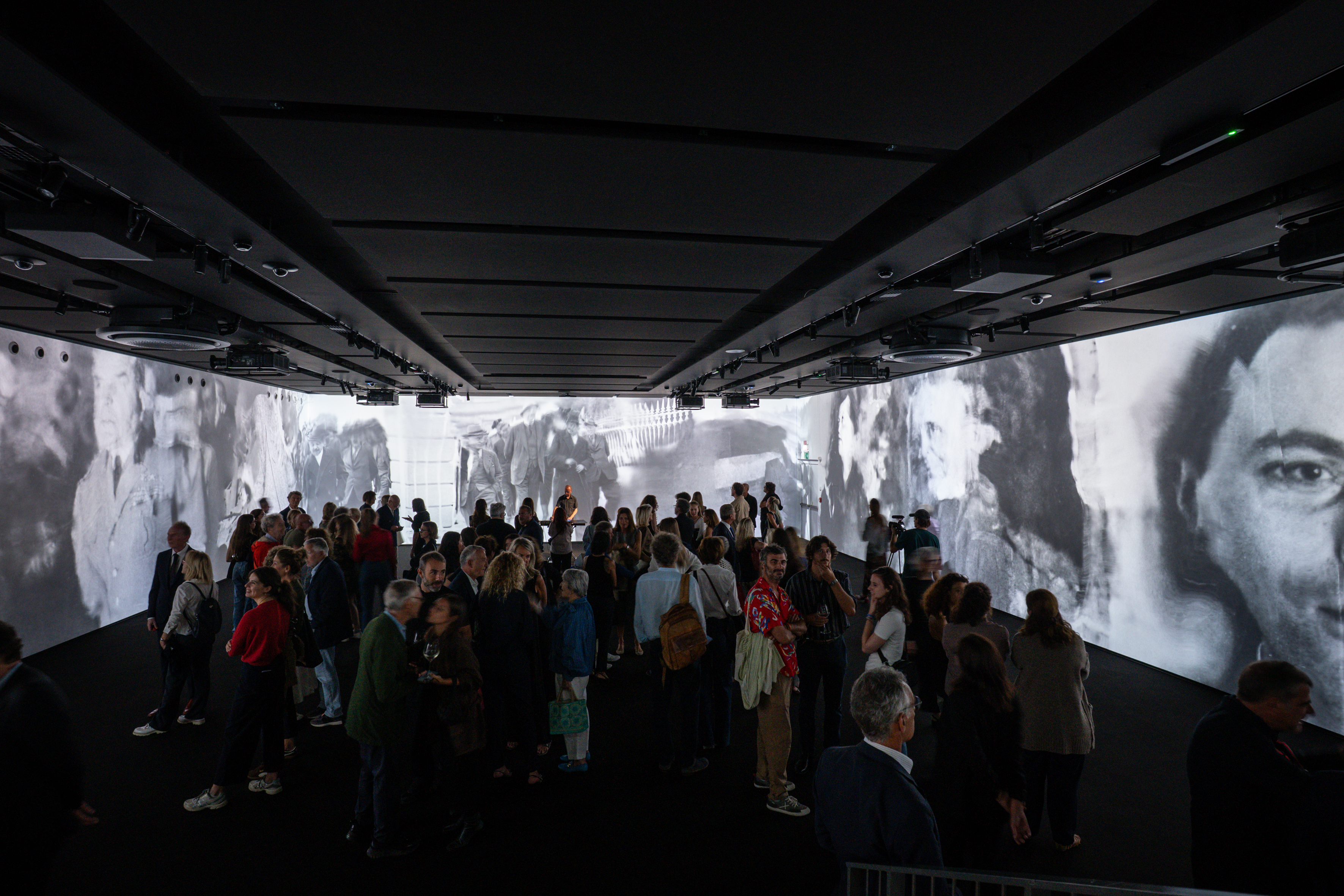 exhibition "Erik Kessels. Un'immagine" , set up