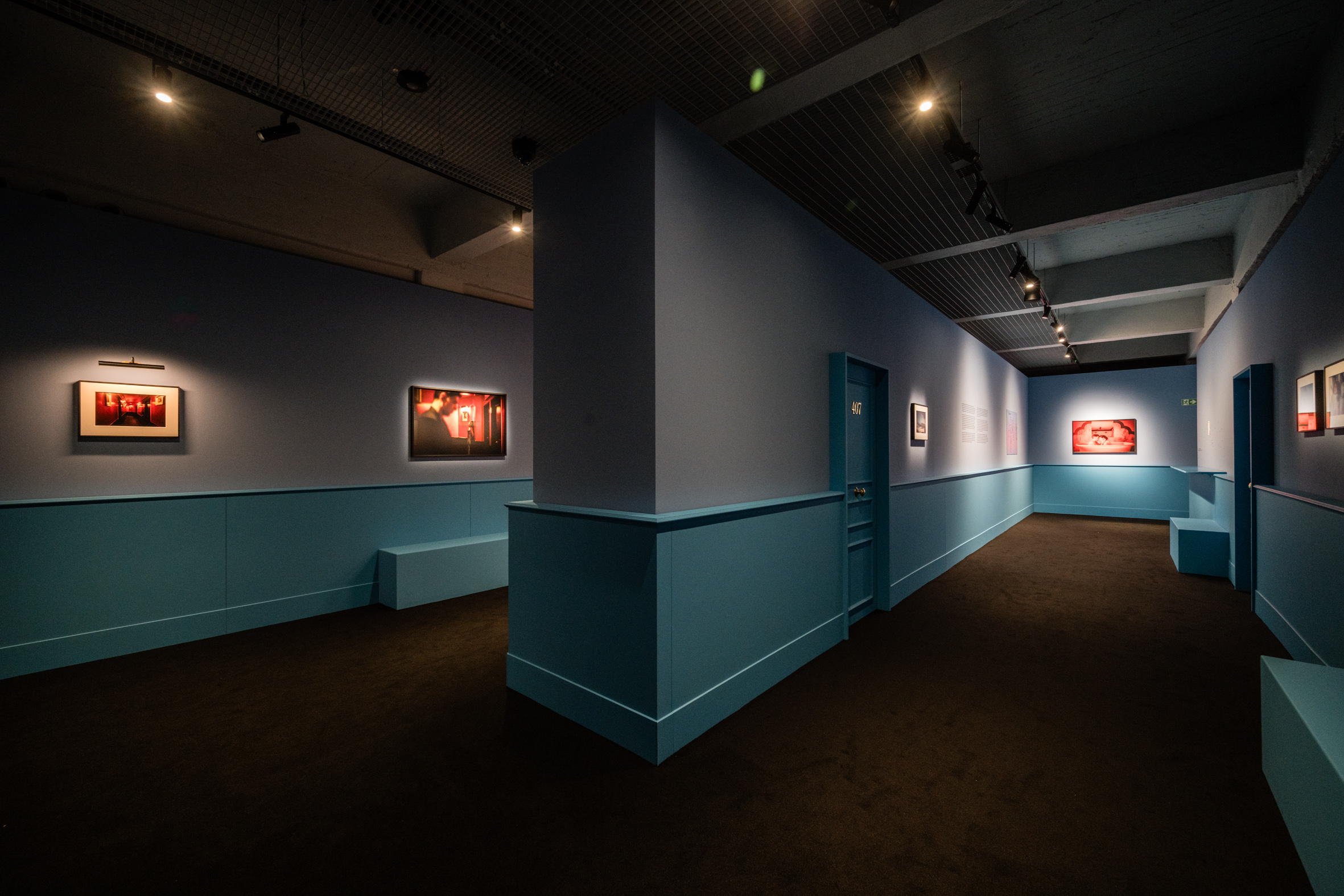 Fotografie della mostra "Diana Markosian. Replaced" a Torino 