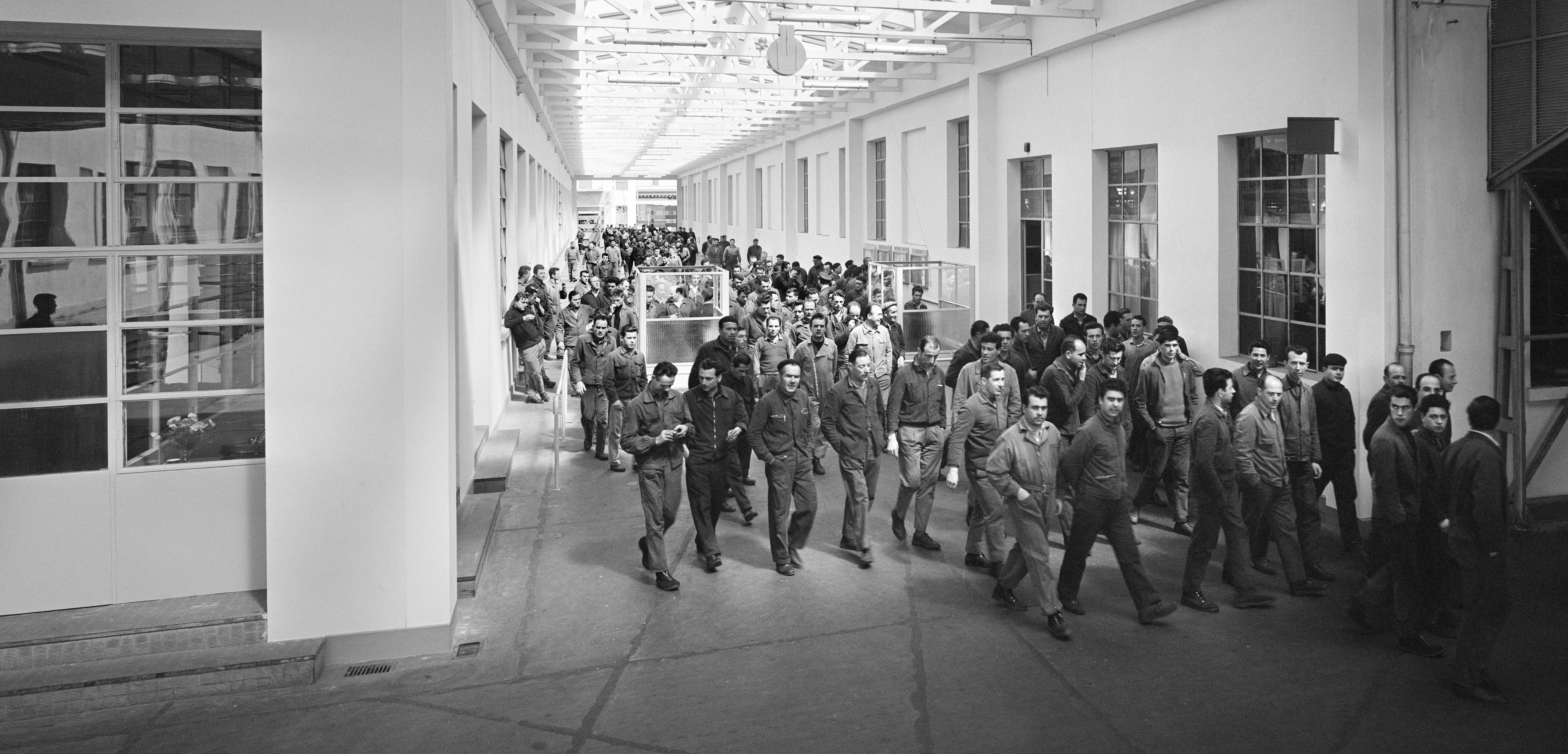 Publifoto Archive, Workers at the Piaggio & C. factory in Pontedera
