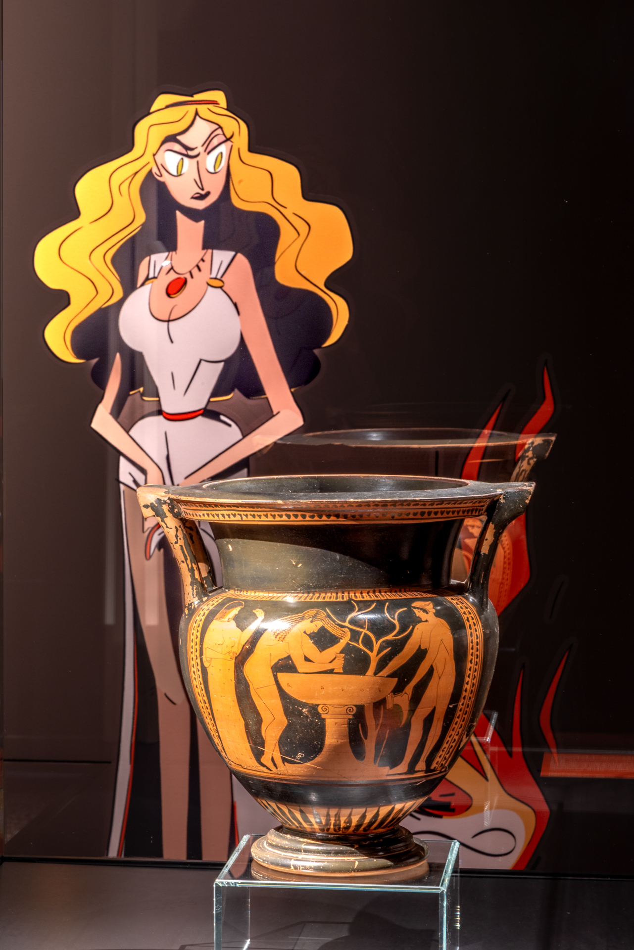 Elena - Lorenza Natarella nella mostra "CERAMICHE E NUVOLE. Cosa le antiche ceramiche greche raccontano di noi"